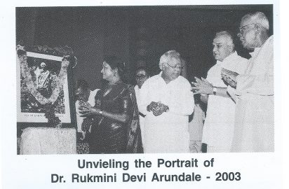 Unveiling the portrait of Dr.Rukmini Devi Arundale by Dr.Padma Subrahmanyam in the year 2003 .Dr.B.K.Krishnaraj Vanavarayar , BVB, R.Yagnaraman look on