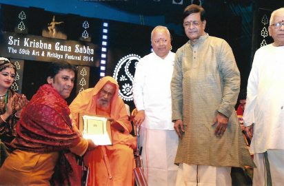 Art & Dance Festival-11.12.2014 – SKGS Diamond Jubilee Aacharya Choodamani “ award was conferred on A.Lakshmanaswamy by Pujyasri Swami Dayananda Saraswathi