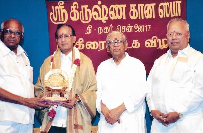 Chithirai Nataka Vizha 17.04.2011- Srihari receiving “Poornam Theatres Rolling Trophy for the best drama Troupe on behalf of Sri Lalithalaya Stage. From Director S.P.Muthuraman. T.S.Sridhar (Marina) & Dr.Nalli look on.