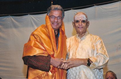 Chithirai Nataka Vizha-12.04.2014- Dr.Umayalpuram K.Sivaraaman honouring Girish Karnad