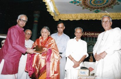 Gokulashtami Sangeetha Utsavam-07.08.2004 - Suguna Purushothaman receiving the Sangeetha Choodamani Award . S.Ramasubramaniam, R.Seshasayee, & R.yagnaraman look on.