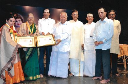 Gokulashtami Sangeetha Utsavam- 11.08.12. A.Kanyakumari with ‘Sangeetha Choodamaniaward’ and Alamelu Mani with ‘Aacharya Choodamani’ award.V.Shankar, Dr.Nalli, Y.Prabhu, A.K.Ramamurthy, T.R.Subramaniam & R.Sridhar look on