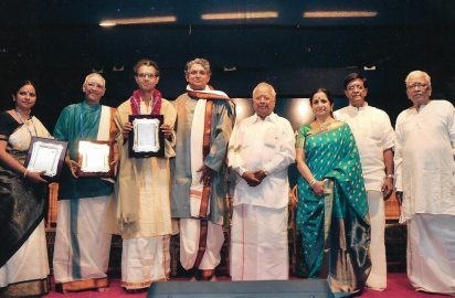 Gokulashtami Sangeetha Utsavam-02.08.2014- Jayanthi Kumaresh with ‘Sangeetha Choodamani’ award , Mannargudi Easwaran & Rajkumar Bharathi with “aacharya Choodamani’ award. Aravind Sitaraman, Dr.Nalli, Aruna Sairam and Y.Prabhu & R.Venkateswaran look on.