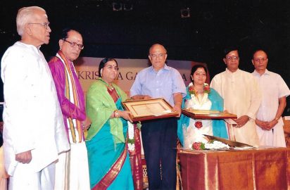 Gokulashtami Sangeetha Utsavam-07.08.2010- Prof.T.R.Suibramanyam, Radha Venkatachalam with ‘’Aacharya Choodamani” award , T.S.Krishnamurthy, S.Sowmya with “Sangeetha Choodamani” award . Y.prabhu & Cleveland V.V.Sundaam look on.