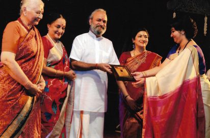 NKC-2017-26.12.17 –“Natya Kala Visaaradha” title was conferred on Ashish Khokar.Leela Venkatraman, Lakshmi Viswanathan, Dr.Srinidhi Chidambaram & Saashwathi Prabhu are in the picture