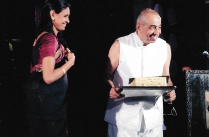 NKC-2013-30.12.13 Priyadarsini Govind honouring Astad Deboo