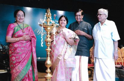 Yagnaraman July Fest-01.07.2015- Dr.Thangam Meganathan, Chairperson, Rajalakshmi Institutions inaugurates the Yagnaraman July Fest by lighting the Kuthuvilakku. Lakshmi Viswanathan , .Prabhu & R.Venkateswaran look on