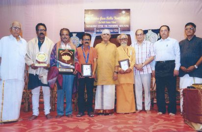 During the celebration of 24th Chithirai Nataka Vizha Sri Maadhu Balaji was conferred with “Nataka Choodamani” award by Dr.Umayalpuram K.Sivaraman .Poornam New theatres for the best drama troupe 2016 was conferred on Mother Creataions and Sri M.Jayakumar and C.V.Chandramohan receiving the trophy on behalf of Mother Creations .Sri S.Raman (Nair Raman) was conferred with Iyakunar Sigaram K.Balachander award for Excellence in Theatre.Sri R.Venkateswaran, Sri Mohan K.Parasaran, Former solicitor general of India and Y.Prabhu look on.(10.04.2016)