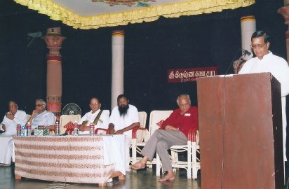 DVD on “Sarvalagu onMrudangam” by Sri Vellore Ramabadran was launched on 11.09.2005 .Sri Y.Prabhu addressing the gathering.Spencers Venugopal, Guru Karaikkudi R.Mani, Sri V.V.Srivatsa look on.