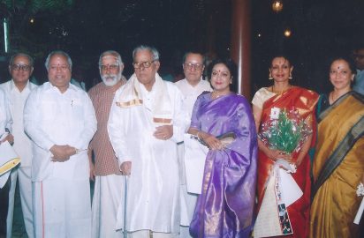 Smt.Priyadarsini Govind was conferred with “Nritya Choodamani” by Dr.Kapila Vatsyayan ,Scholar & Writer.Dr.Nalli Kuppuswami Chetti, Dr.padma Subrahmanyam, Ms.Leela Samson, Sri R.Yagnaraman are in the picture (12.12.2002)