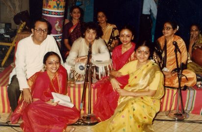 Ustad Zakir Hussain playing Tabla for Dr.Padma Subrahmanyam dance recital (1998)